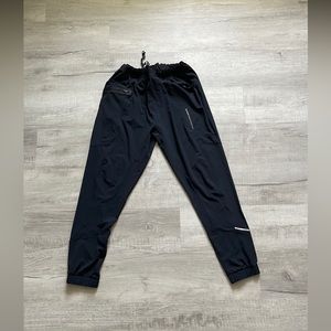 Alphalete Studio Pant in Black/Silver.